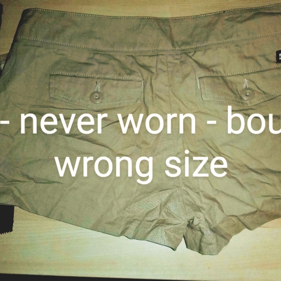 DC short shorts - Picture 3 of 3